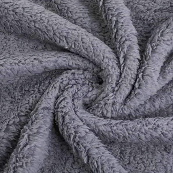 Machine washable fleece pet blankets for dogs and cats